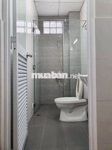 Nhà bán ngay trung tâm đường huỳnh tấn phát cạnh trường học  cấp 2