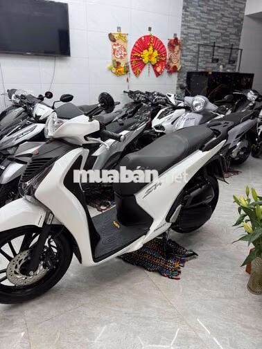 Honda SH 125i Trắng đen Khoá smartkey