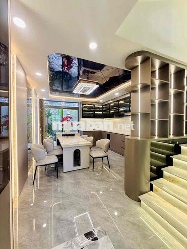Nhà Mặt Tiền Kinh Doanh Có Thang Máy 4x28m Gần Trường Tô Ngọc Vân