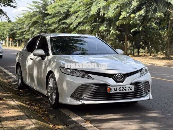 Toyota Camry 2.5Q 2020 Trắng Số tự động