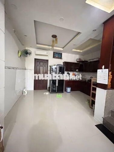 cho thuê nhà thị trấn nhà bè,dt: 5x18,3pn,giá:9trieu