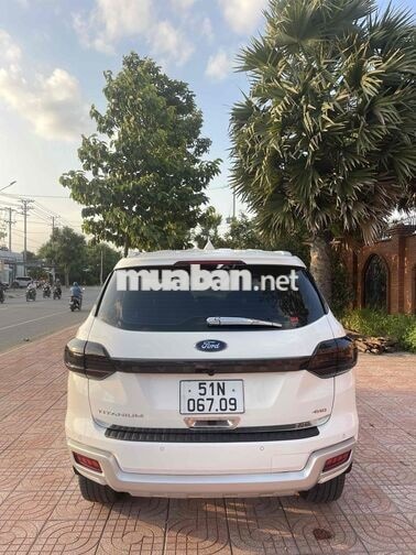 Ford Everest 2018,..2 cầu điện mấy 2.0 bitubo