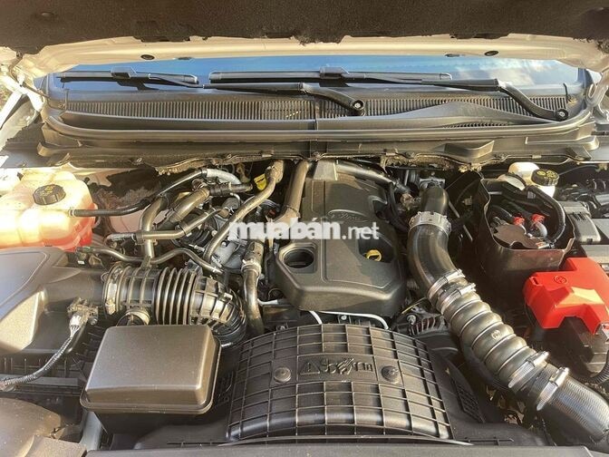 Ford Everest 2018,..2 cầu điện mấy 2.0 bitubo