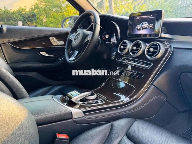 Mercedes GLC200 2019 Trắng
