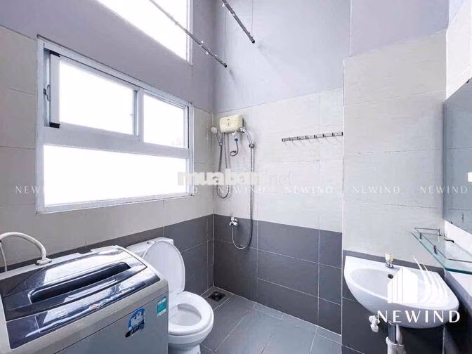 Cho thuê phòng gác cao, cửa sổ, máy giặt riêng. Sát bên UFM, gần NTTU