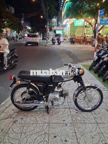 Honda SS50 Xe máy cổ điển màu Đen