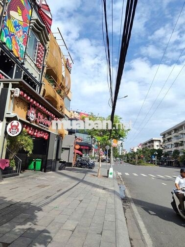 nhà chính chủ hiếm có ,khó tìm ,lâu mới thấy ,mặt tiền phan xích long
