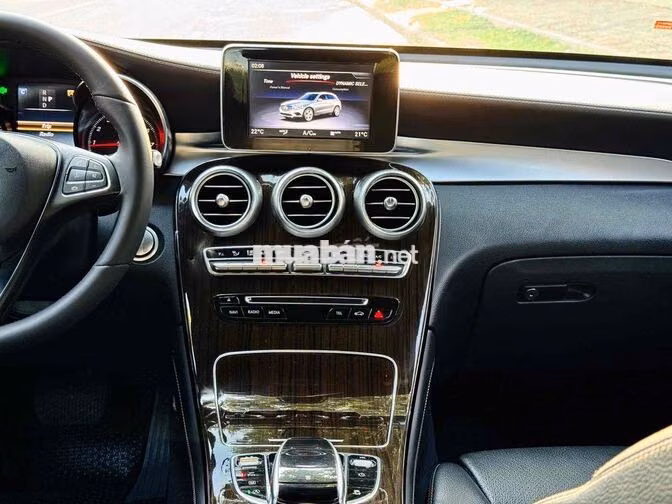 Mercedes GLC200 2019 Trắng