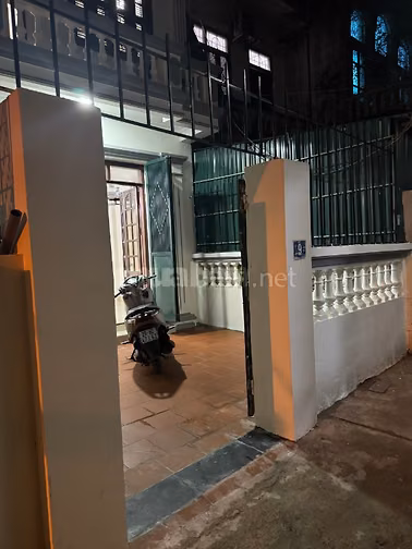 Cho thuê nhà 3 tầng ngõ 202 phố Trịnh Đình Cửu, Định Công