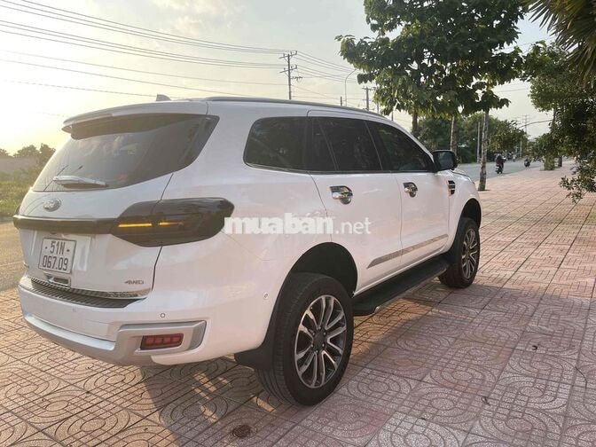 Ford Everest 2018,..2 cầu điện mấy 2.0 bitubo