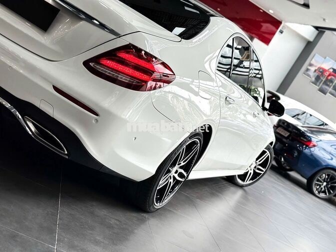 Mercedes E300 AMG 2017 Trắng 61.000km