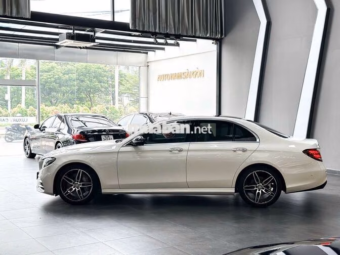 Mercedes E300 AMG 2017 Trắng 61.000km