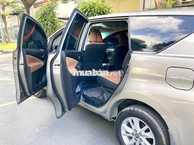 Bán Xe Nhà Toyota INNOVA 2.0E 2018 Nâu đồng: 362tr