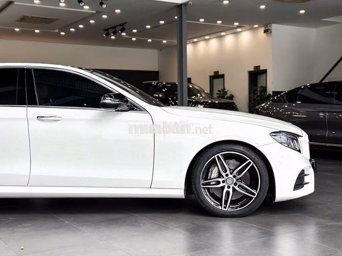 Mercedes E300 AMG 2017 Trắng 61.000km