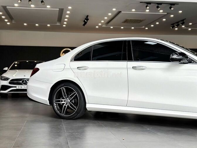 Mercedes E300 AMG 2017 Trắng 61.000km