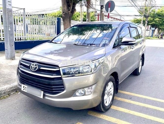 Bán Xe Nhà Toyota INNOVA 2.0E 2018 Nâu đồng: 362tr