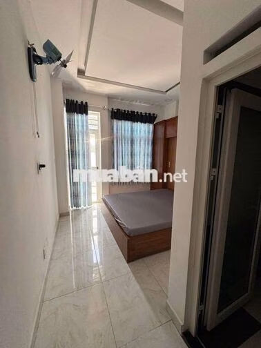 Nhà sạch sẽ đẹp thoáng mát gần đường lên tiện lợi rất nhiều thứ
