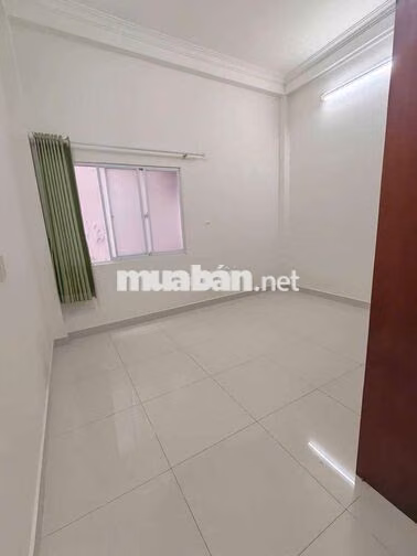 Nhà 1 Trệt 1 Lầu Sân Thượng 3PN 4x15m Hẻm Xe Hơi Lý Phục Man