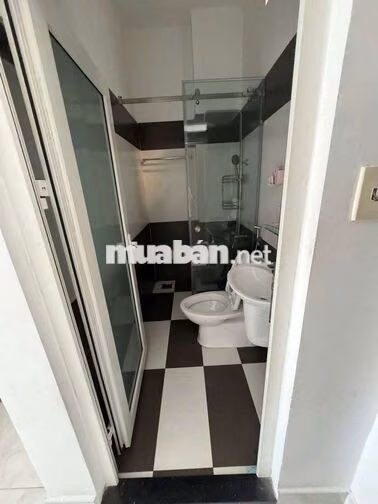 Nhà sạch sẽ đẹp thoáng mát gần đường lên tiện lợi rất nhiều thứ
