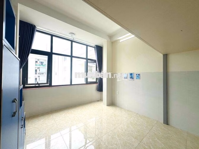 NƠI Ở SAU MỖI GIỜ HỌC CỦA SINH VIÊN IUH VÀ VLU