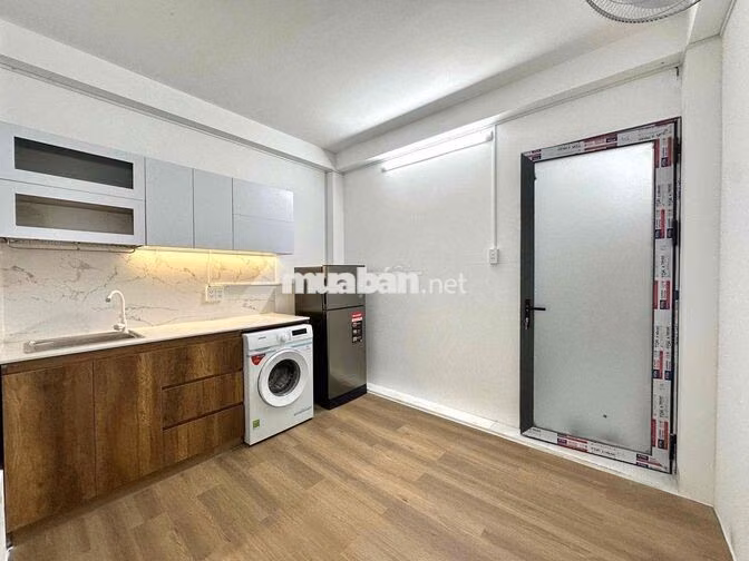 Nhà Mới 1PN Tách Bếp - MG Riêng. Cửa sổ siu thoáng , thang máy hầm xe.