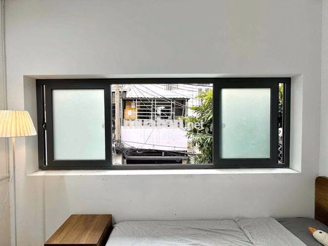 Nhà Mới 1PN Tách Bếp - MG Riêng. Cửa sổ siu thoáng , thang máy hầm xe.