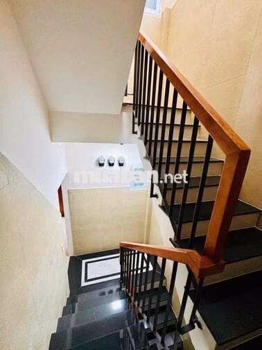Chdv 5 tầng 162m2( 8x20)17 phòng dòng tiền 70tr/tháng HXH SÁT MẶT TIỀN