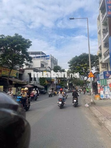 Chdv 5 tầng 162m2( 8x20)17 phòng dòng tiền 70tr/tháng HXH SÁT MẶT TIỀN