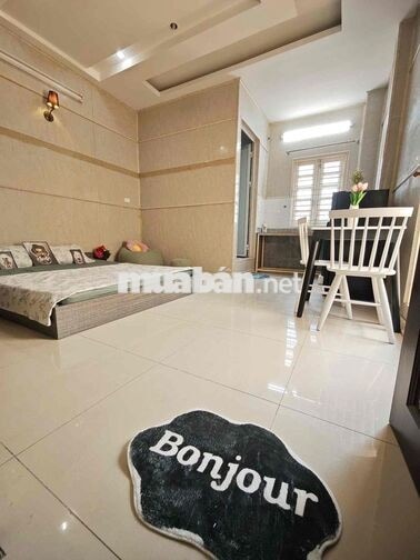 CHO THUÊ STUDIO BAN CÔNG NGAY CMT8 - Chợ Hoà Hưng