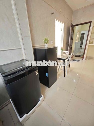 CHO THUÊ STUDIO BAN CÔNG NGAY CMT8 - Chợ Hoà Hưng