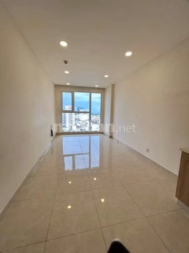 Cho thuê C/c Sacomreal-3 PN ko Nội Thất 98m2 giá 11 tr/th có 2 ban côn