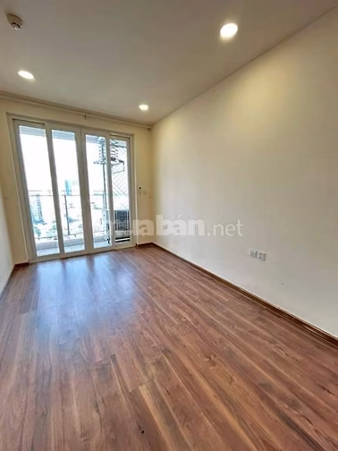 Cho thuê C/c Sacomreal-3 PN ko Nội Thất 98m2 giá 11 tr/th có 2 ban côn