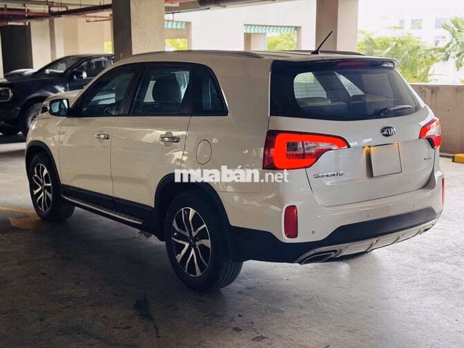 Kia Sorento 2020 2.4 GAT Deluxe Trắng 66.000km