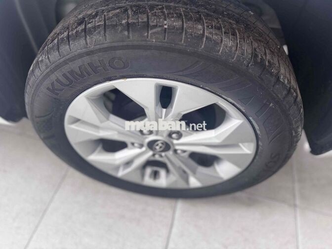Hyundai Stargazer 7 chỗ Tự động Trắng