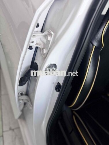 Hyundai Stargazer 7 chỗ Tự động Trắng