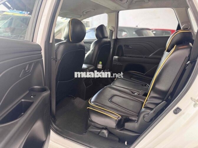 Hyundai Stargazer 7 chỗ Tự động Trắng