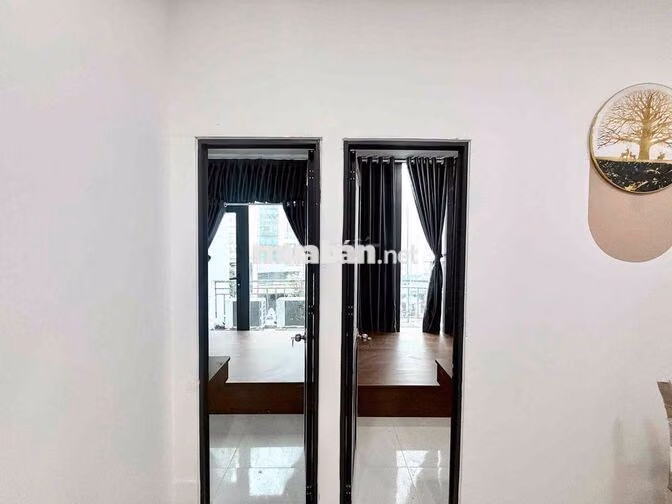 Căn hộ 2PN cao cấp ban công: Bạch Đằng - Hồng Hà - Yên Thế.
