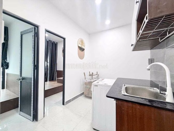 Căn hộ 2PN cao cấp ban công: Bạch Đằng - Hồng Hà - Yên Thế.