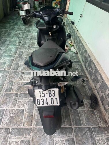 Yamaha NVX 155cc Tự động Xám đen