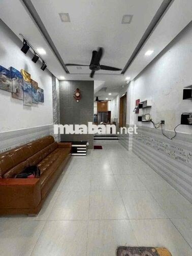 Cho thuê nhà nguyên căn  ngay Emart Phan Huy Ích