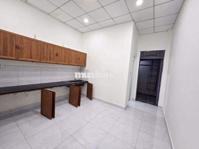 Cho Thuê Nhà 64m2 2pn2wc Sân đậu Xe Hơi 4C Đường 32 gần PVĐ