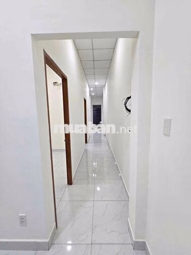 Cho Thuê Nhà 64m2 2pn2wc Sân đậu Xe Hơi 4C Đường 32 gần PVĐ