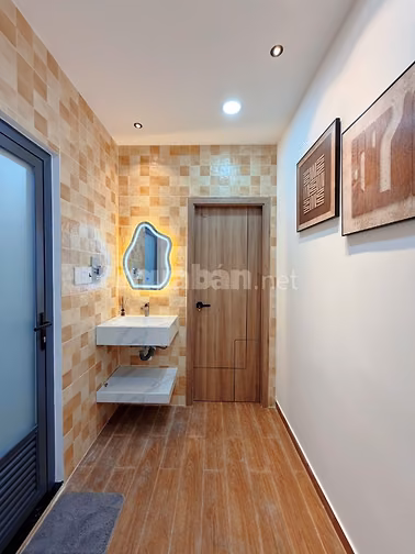 Bán nhà đường Cô Giang, 2T mới hiện đại full NT, 40m2 giá chỉ 5,94 tỷ