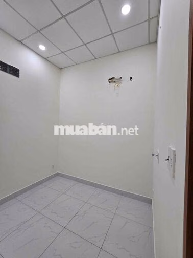 Cho Thuê Nhà 64m2 2pn2wc Sân đậu Xe Hơi 4C Đường 32 gần PVĐ