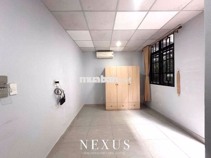 Studio ngay mặt tiền hẻm - Hầm xe / Thang máy - Gần HVHK/ GaT3/Etown