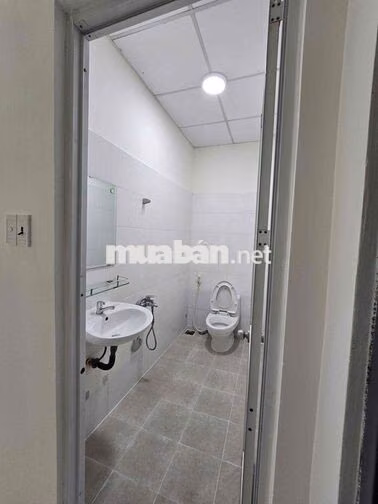 Cho Thuê Nhà 64m2 2pn2wc Sân đậu Xe Hơi 4C Đường 32 gần PVĐ