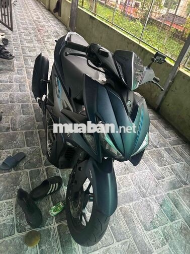 Yamaha NVX 155cc Tự động Xám đen