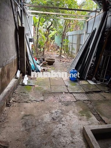 Nhà cho thuê nguyên căn giá 4tr ( có sân trc + sân sau)