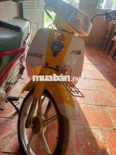 Xe máy MAX 50cc màu vàng trắng