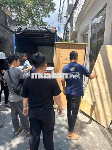 CẦN TUYỂN 5 NHÂN VIÊN BỐC XẾP HÀNG HOÁ TẠI TP.HCM